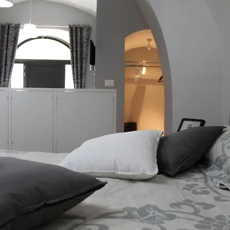 Bed & Breakfast La Dimora 82 *