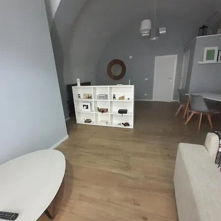 La Dimora 82 Bed & Breakfast