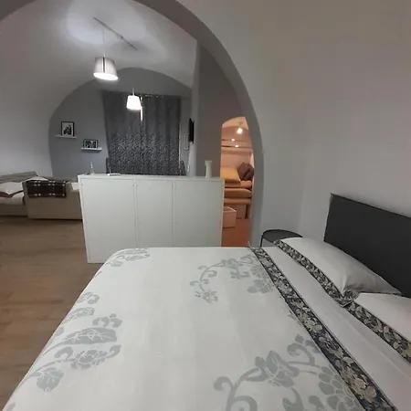 La Dimora 82 Bed & Breakfast